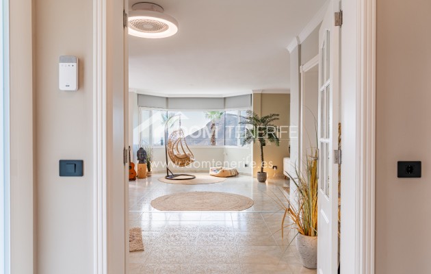 Villa Chayofa: distribuidor – villa en venta en Chayofa, Tenerife
