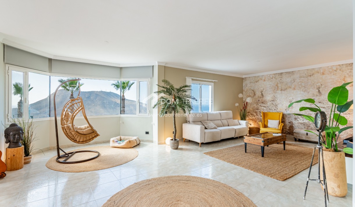 Villa Chayofa: salón – villa en venta en Chayofa, Tenerife
