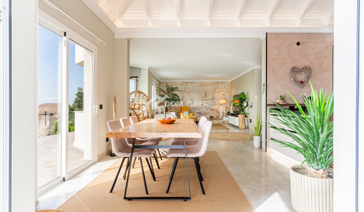 Villa Chayofa: terraza – villa en venta en Chayofa, Tenerife