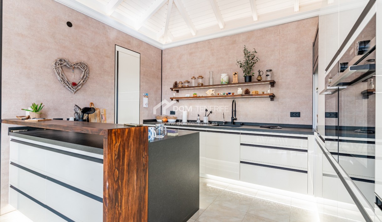 Villa Chayofa: cocina – villa en venta en Chayofa, Tenerife