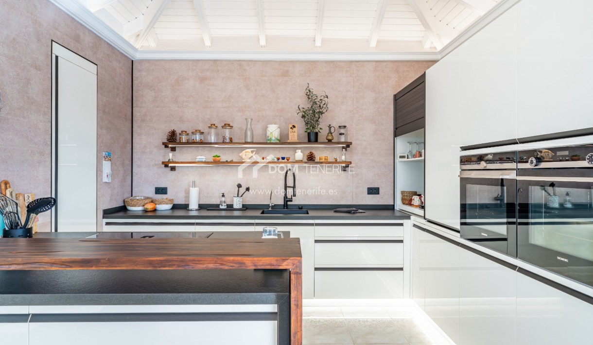 Villa Chayofa: cocina – villa en venta en Chayofa, Tenerife