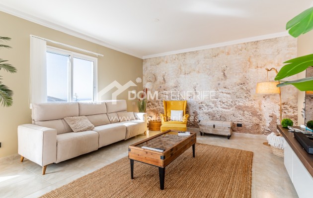 Villa Chayofa: salón – villa en venta en Chayofa, Tenerife