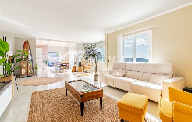 Villa Chayofa: salón – villa en venta en Chayofa, Tenerife