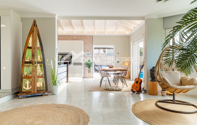 Villa Chayofa: distribuidor – villa en venta en Chayofa, Tenerife