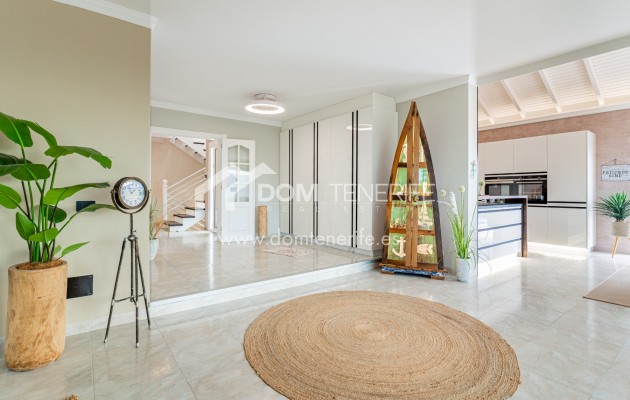 Villa Chayofa: vista de la vivienda – villa en venta en Chayofa, Tenerife