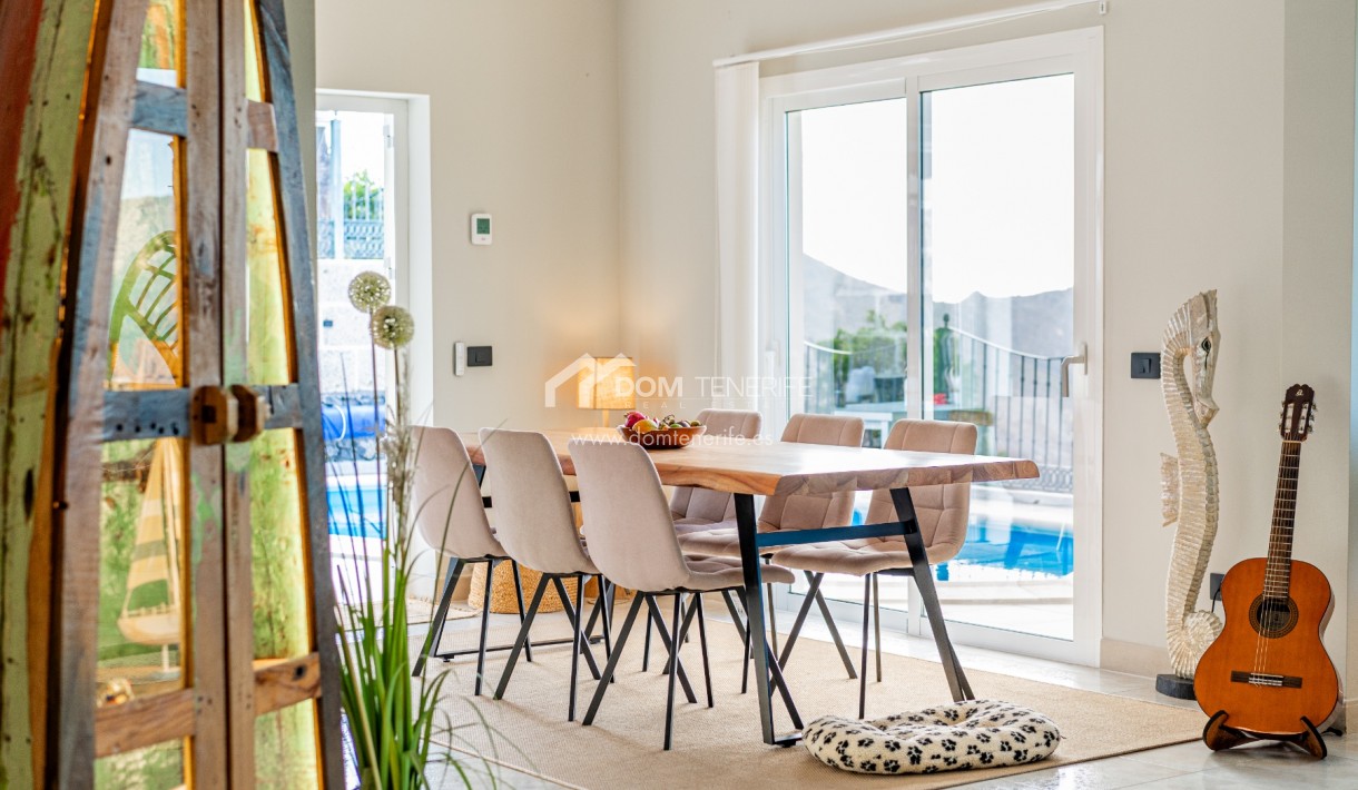 Villa Chayofa: terraza – villa en venta en Chayofa, Tenerife