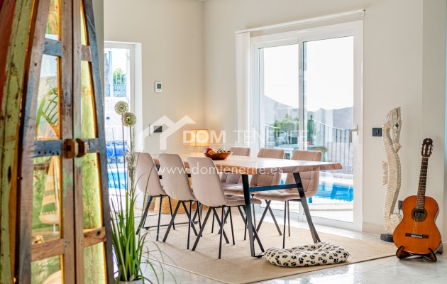 Villa Chayofa: terraza – villa en venta en Chayofa, Tenerife