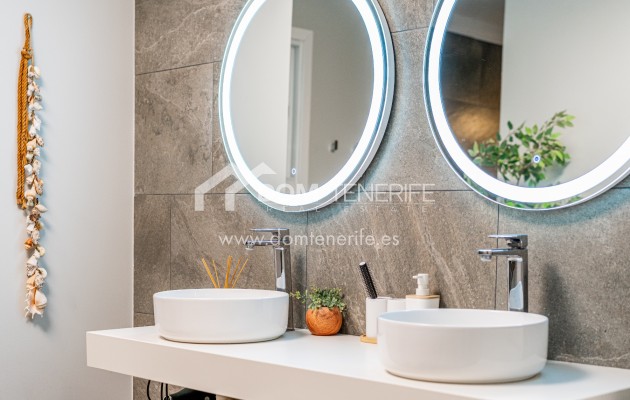 Villa Chayofa: baño – villa en venta en Chayofa, Tenerife