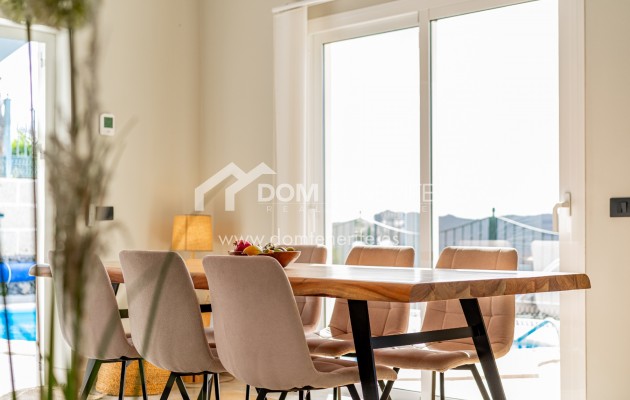Villa Chayofa: comedor – villa en venta en Chayofa, Tenerife