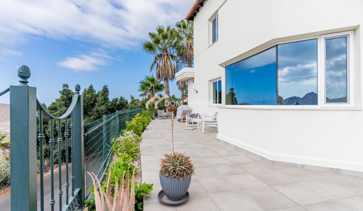 Villa Chayofa: terraza – villa en venta en Chayofa, Tenerife