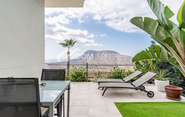 Villa Chayofa: terraza – villa en venta en Chayofa, Tenerife