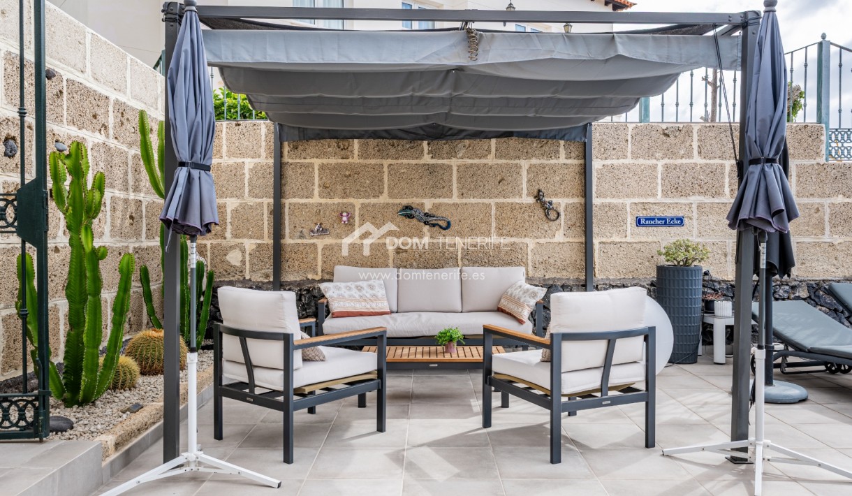 Villa Chayofa: terraza – villa en venta en Chayofa, Tenerife