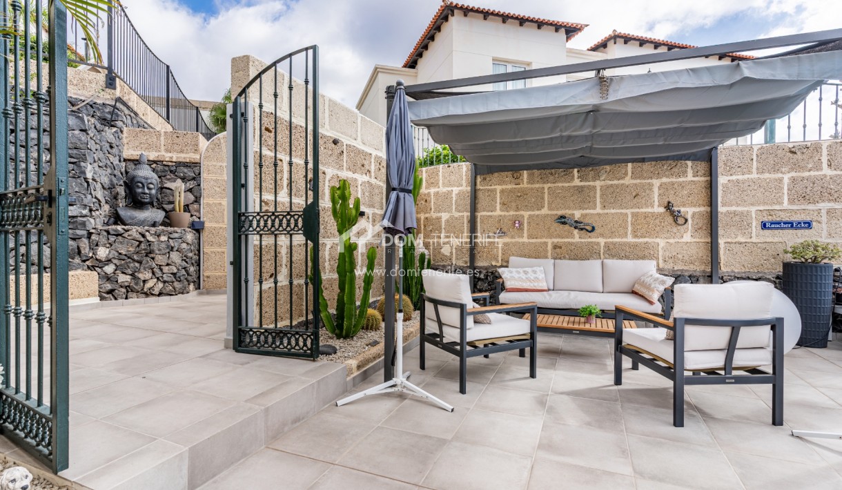 Villa Chayofa: terraza – villa en venta en Chayofa, Tenerife
