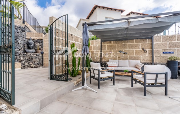 Villa Chayofa: terraza – villa en venta en Chayofa, Tenerife