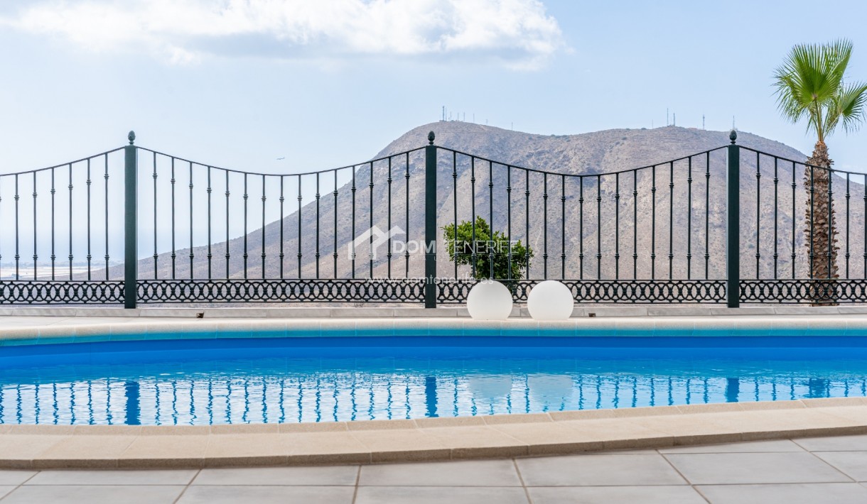 Villa Chayofa: piscina – villa en venta en Chayofa, Tenerife