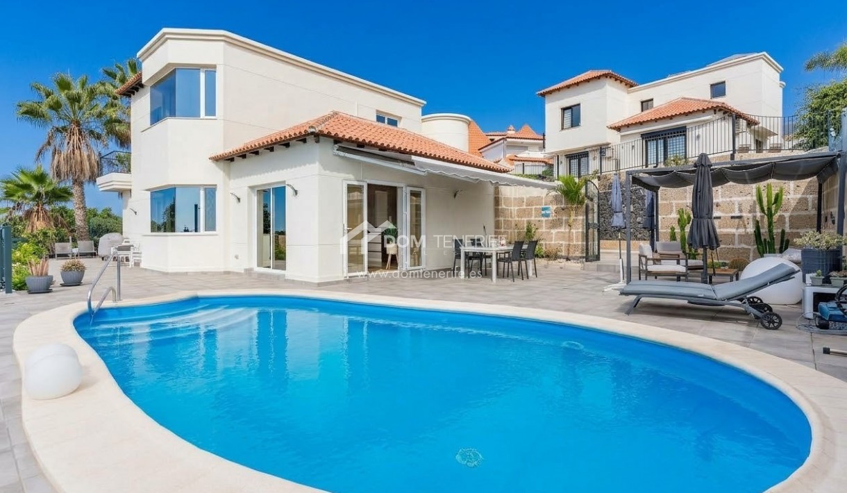 Venta - Chalet independiente -
Arona - Chayofa