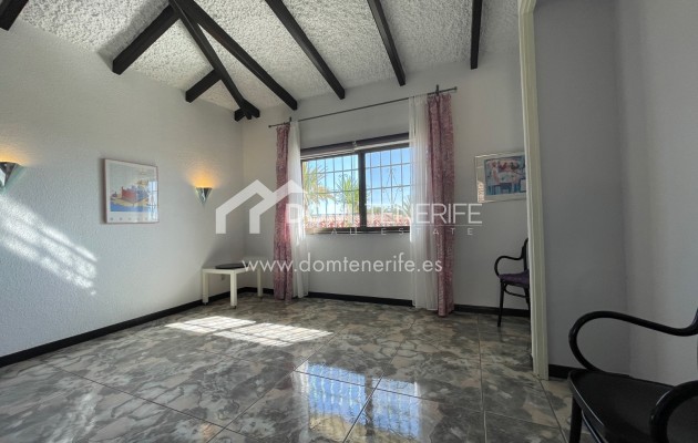 Long term rent - Villa -
Adeje - Miraverde