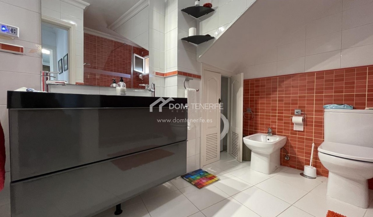 Alquiler a largo plazo - Chalet adosado -
Guía de Isora  - Playa La Arena