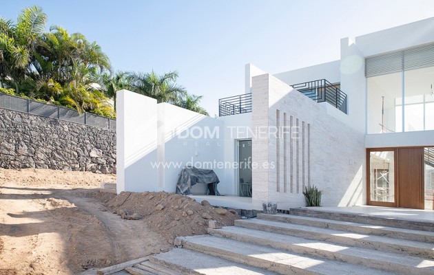 Nouvelle construction - Villa -
Adeje - La Caleta